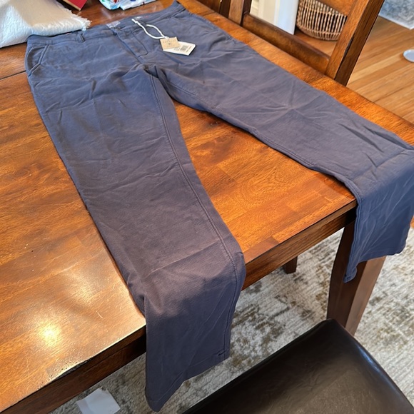 Faherty Brand men’s stretch Terry chino - Picture 4 of 5